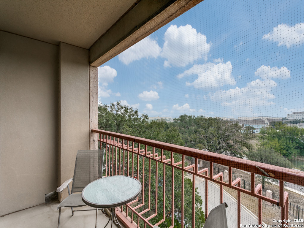 1 Towers Park Ln 412