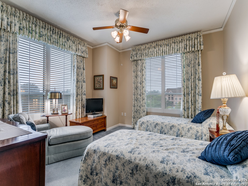 1 Towers Park Ln 412