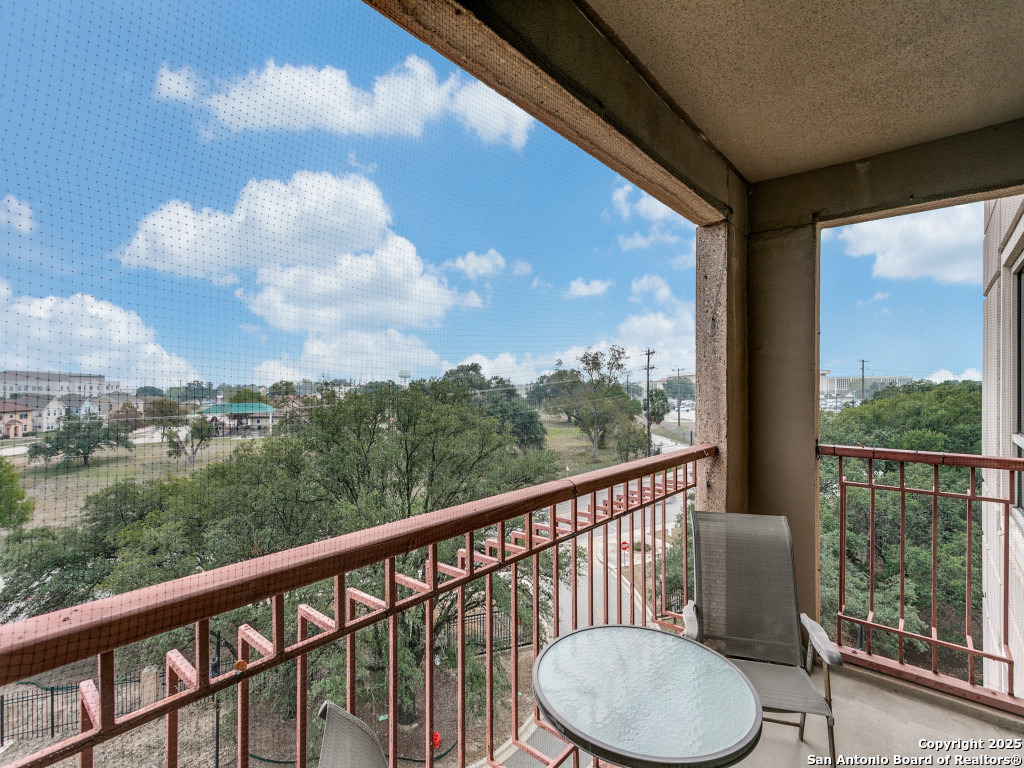 1 Towers Park Ln 412