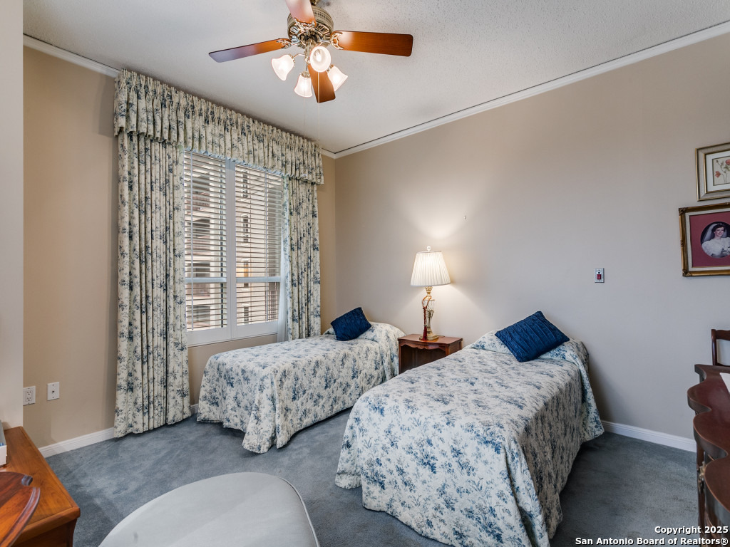 1 Towers Park Ln 412