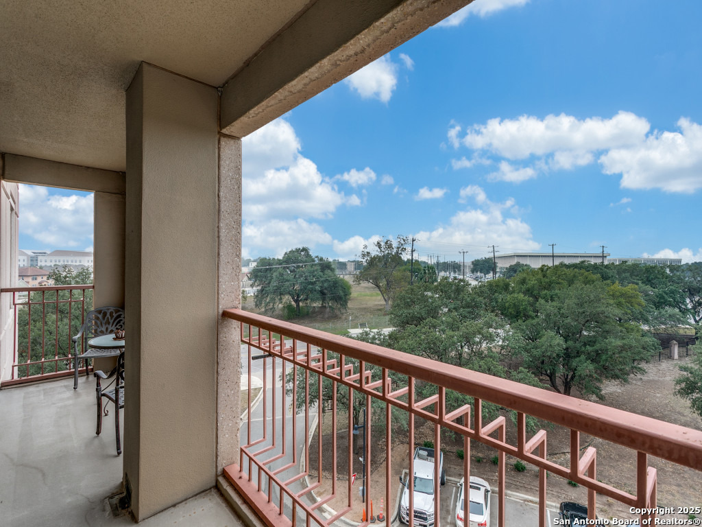 1 Towers Park Ln 412