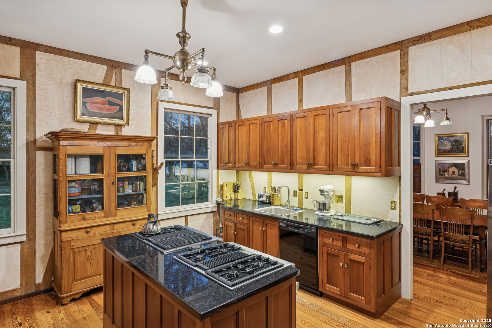 276 E Coll