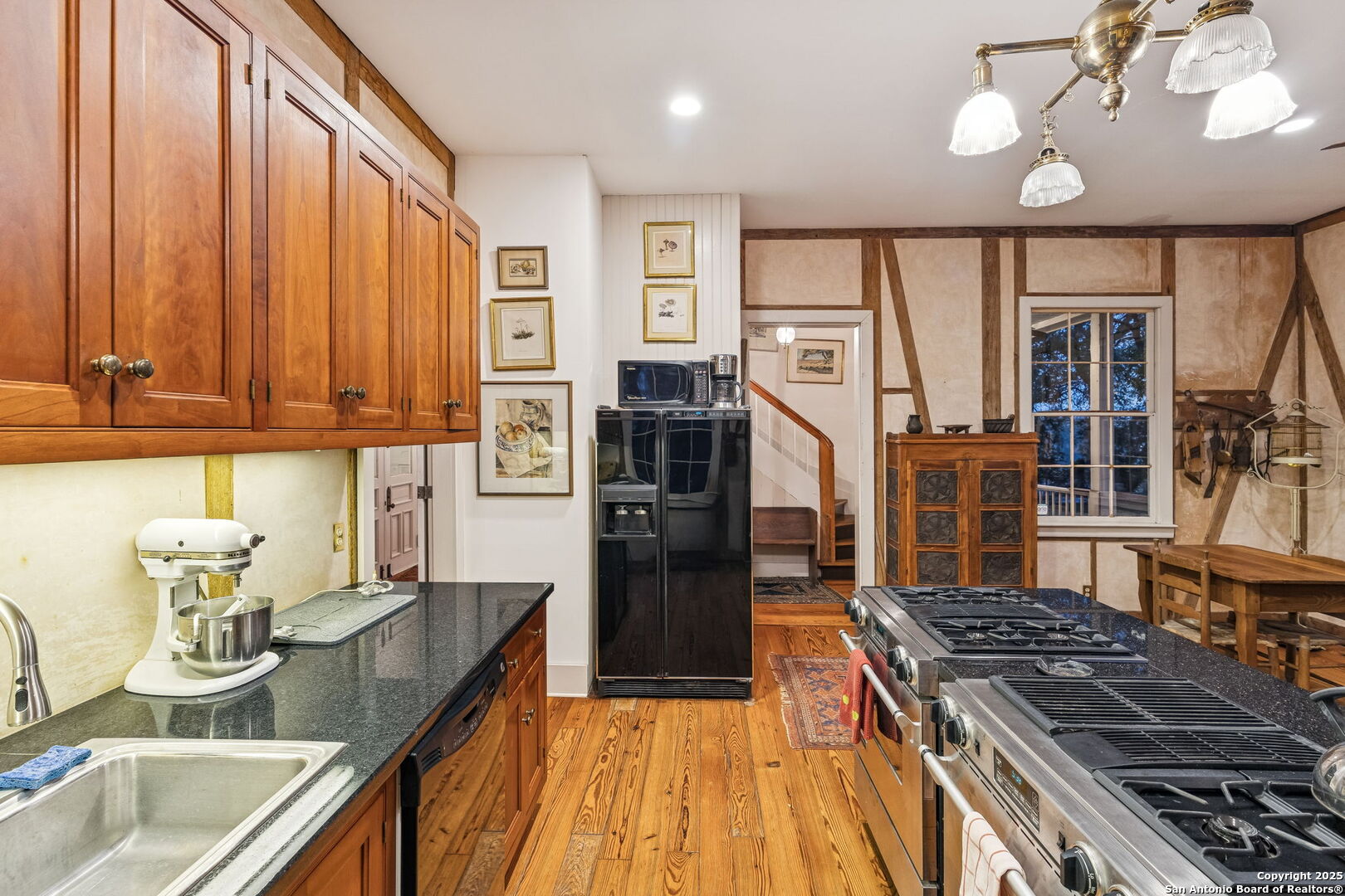 276 E Coll