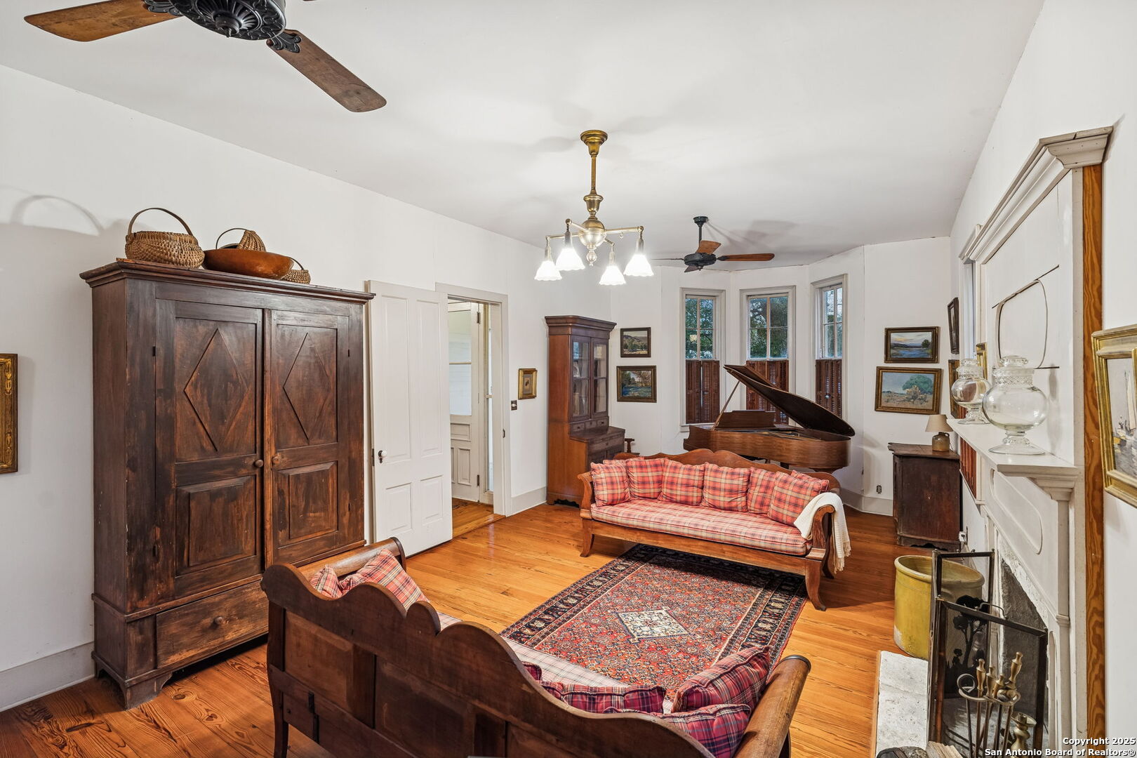 276 E Coll