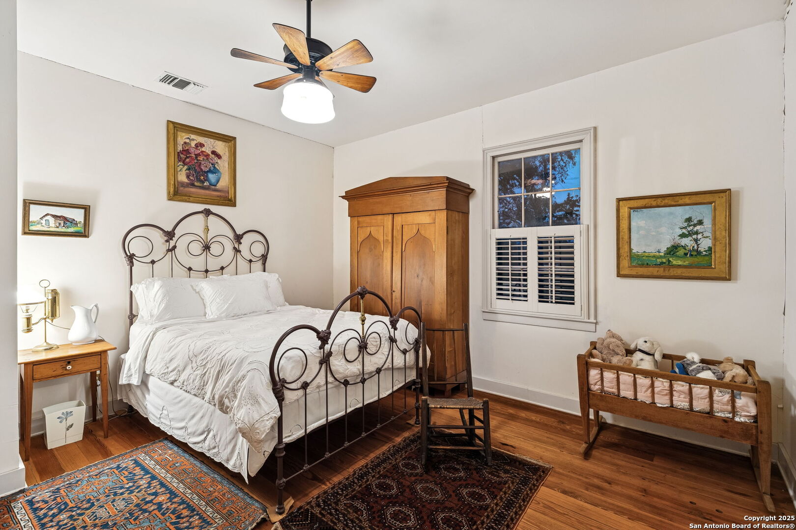 276 E Coll