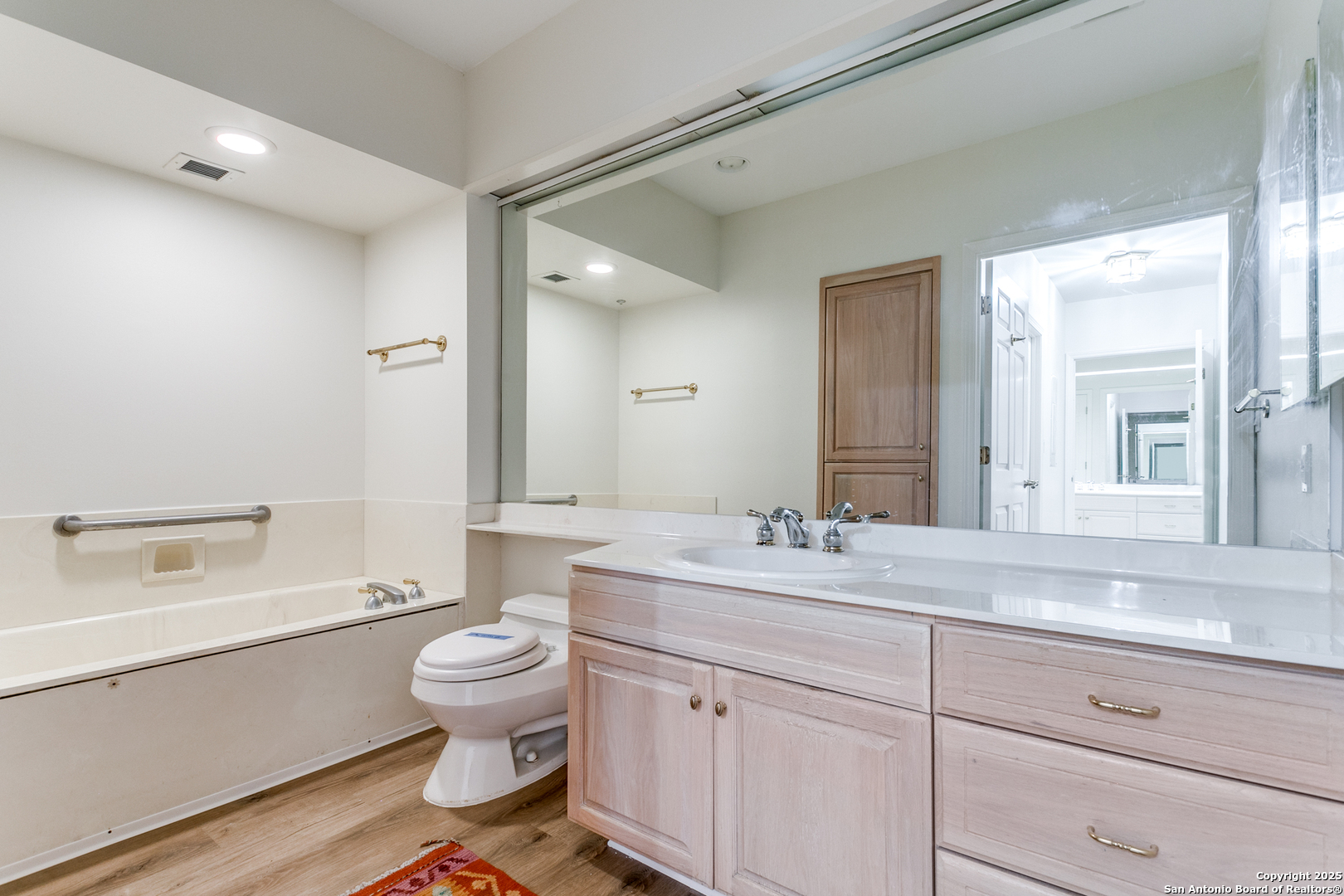 1 Towers Park Ln 2216