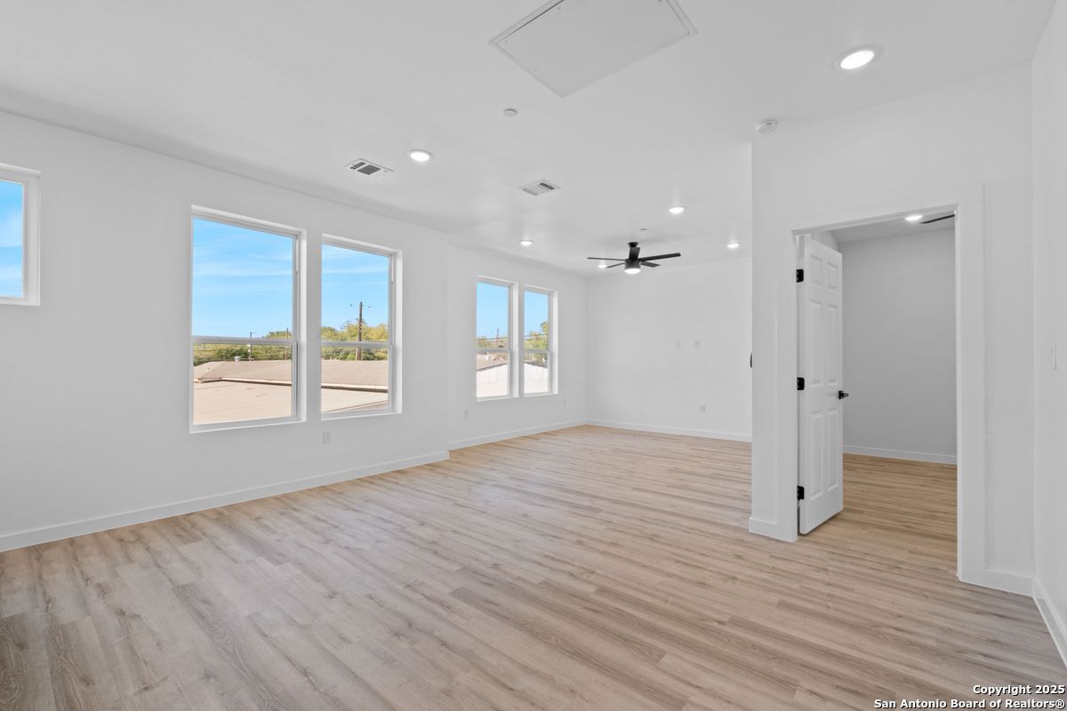 106 Bank St 102