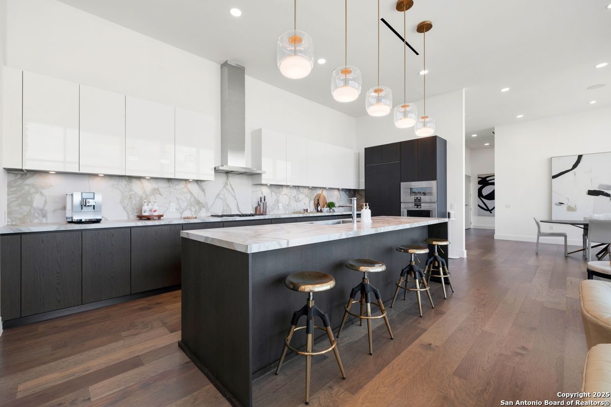 123 Lexington UNIT 1806