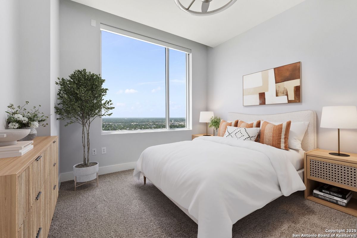 610 E Market UNIT 2811