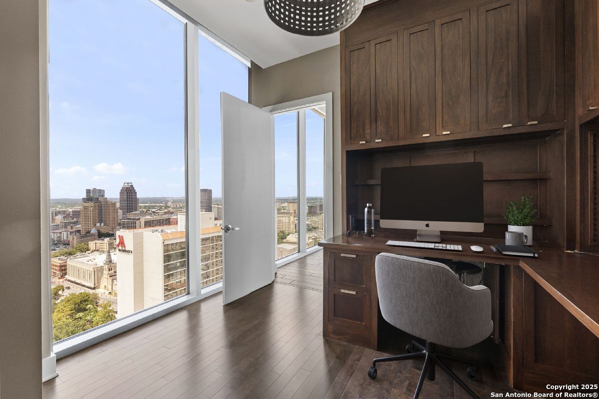 610 E Market UNIT 2508