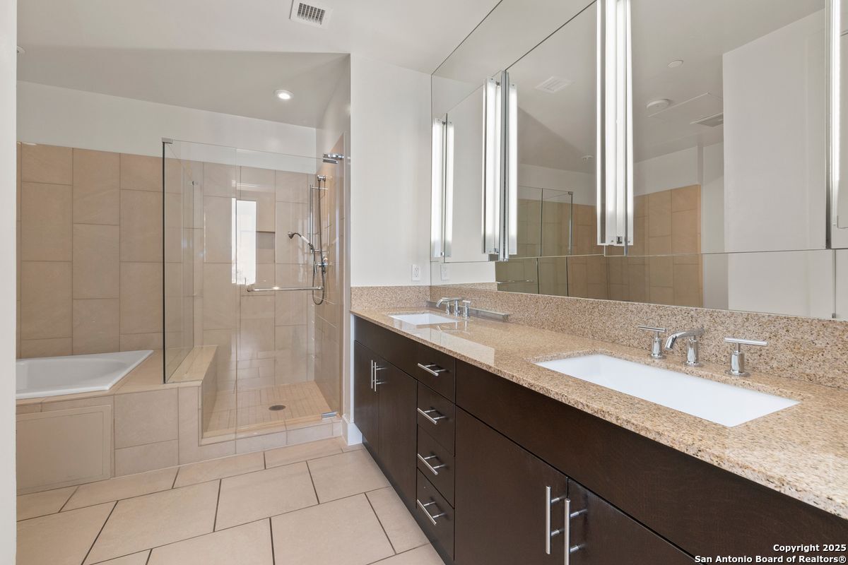 610 E Market UNIT 2508