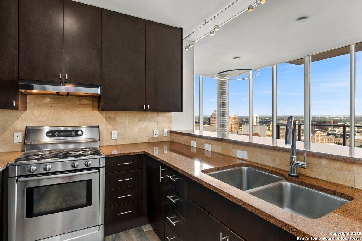 610 E Market UNIT 2508