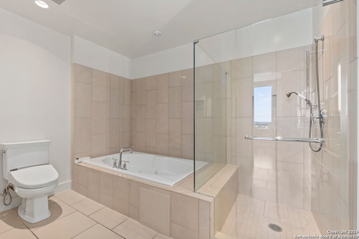 610 E Market UNIT 2508