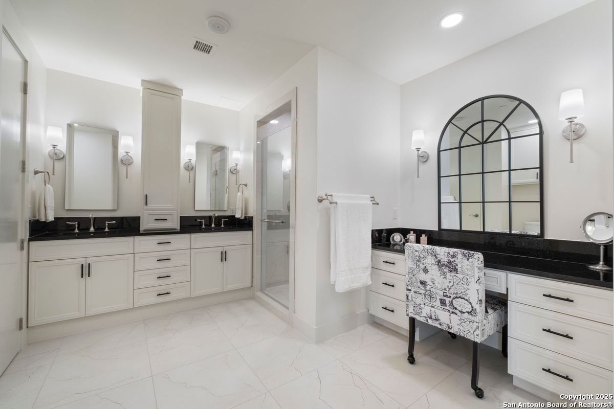 610 E Market UNIT 3110