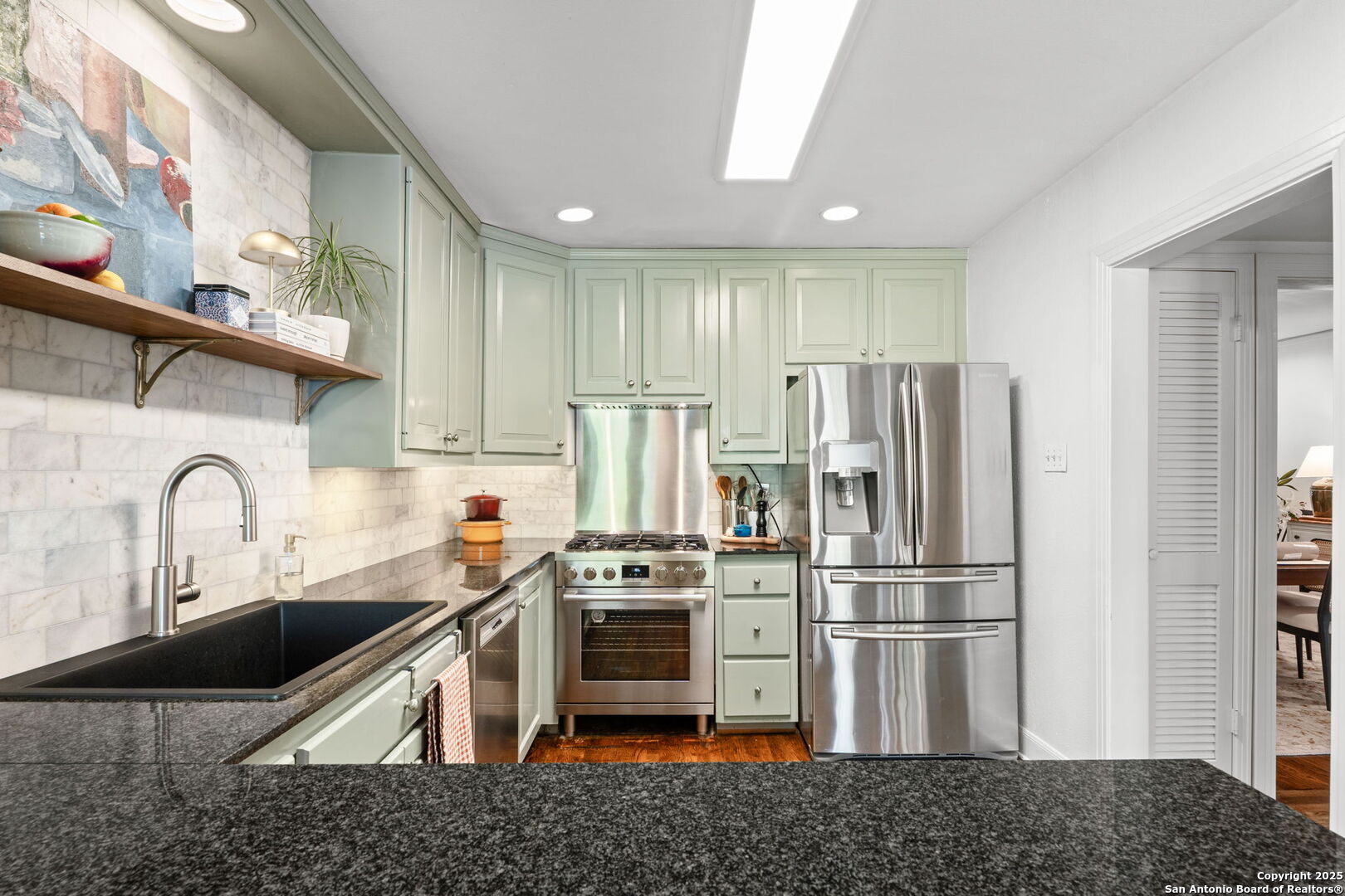 227 Halcyon Pl