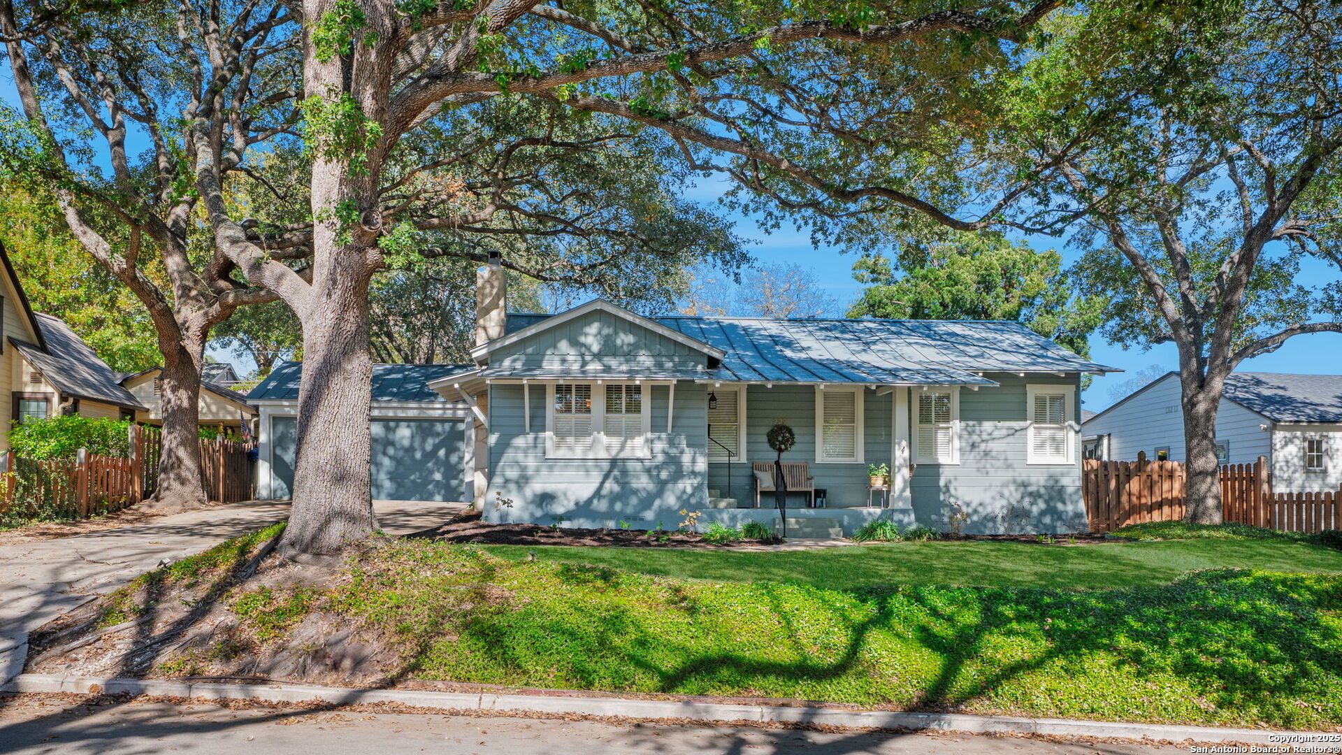 227 Halcyon Pl