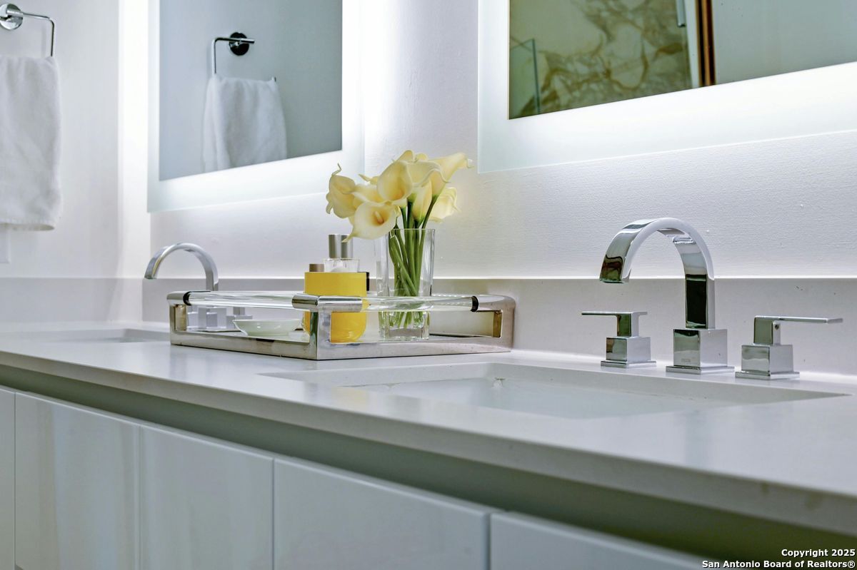 123 Lexington APT 1410