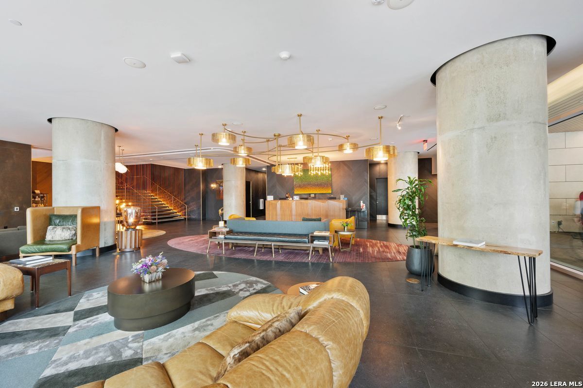 123 Lexington APT 1410