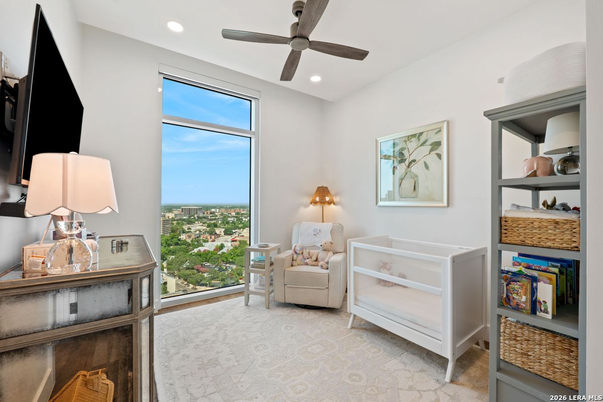 123 Lexington APT 1410