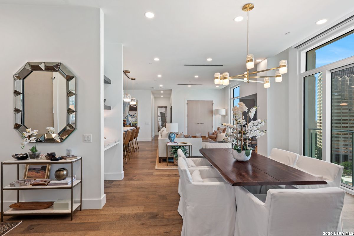 123 Lexington APT 1410