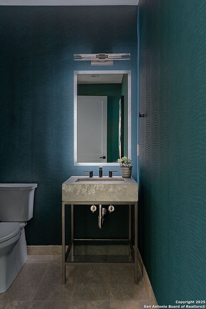 610 E Market UNIT 3304