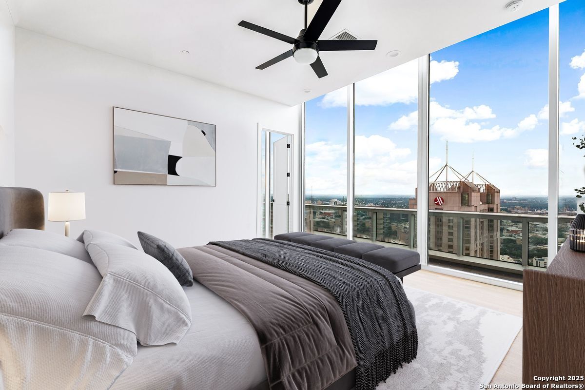 610 E Market UNIT 3304