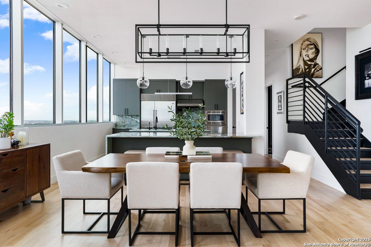 610 E Market UNIT 3304