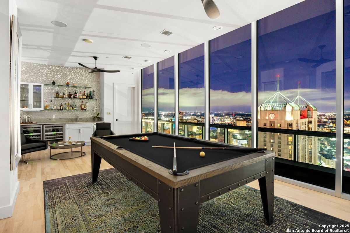 610 E Market UNIT 3304