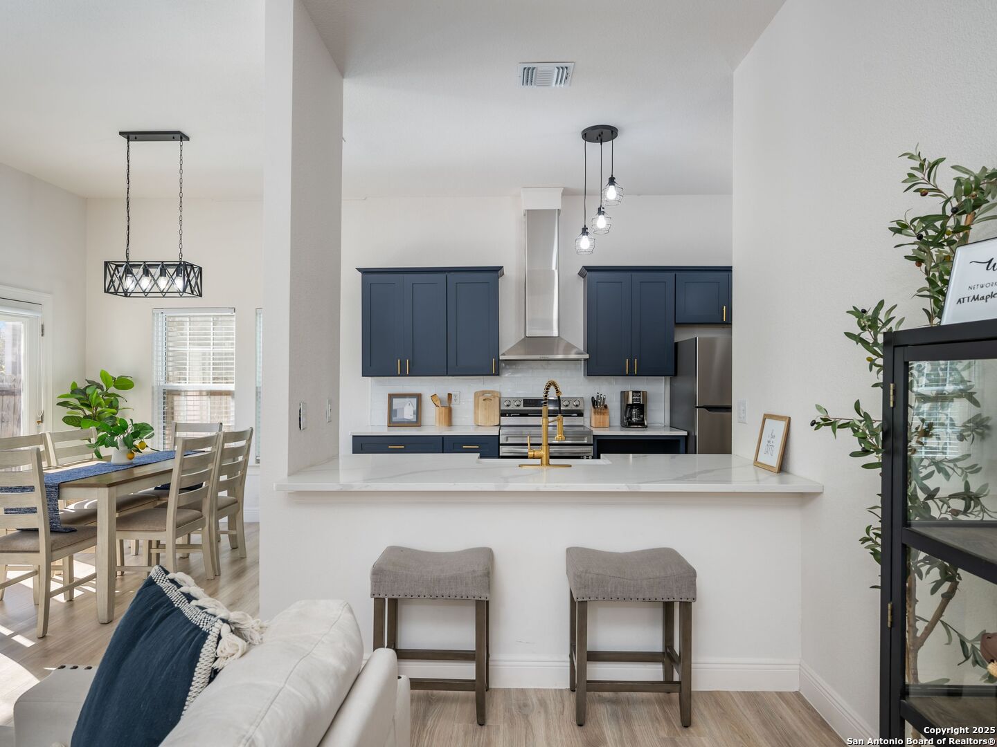 8403 Maple Ridge