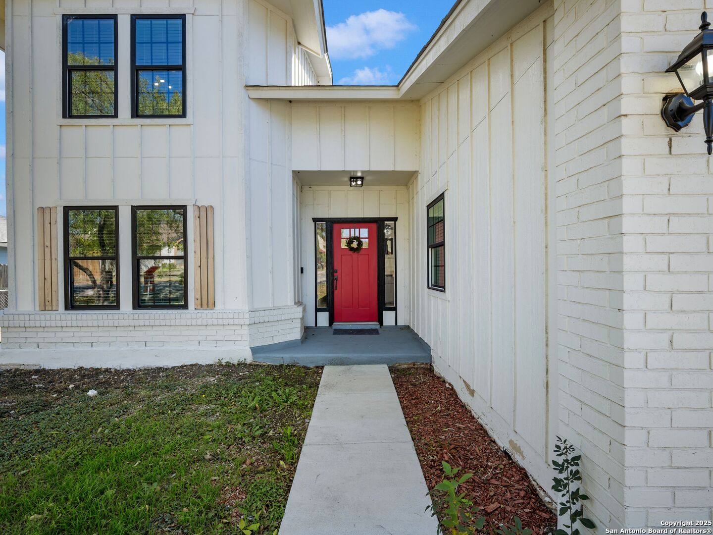 8403 Maple Ridge