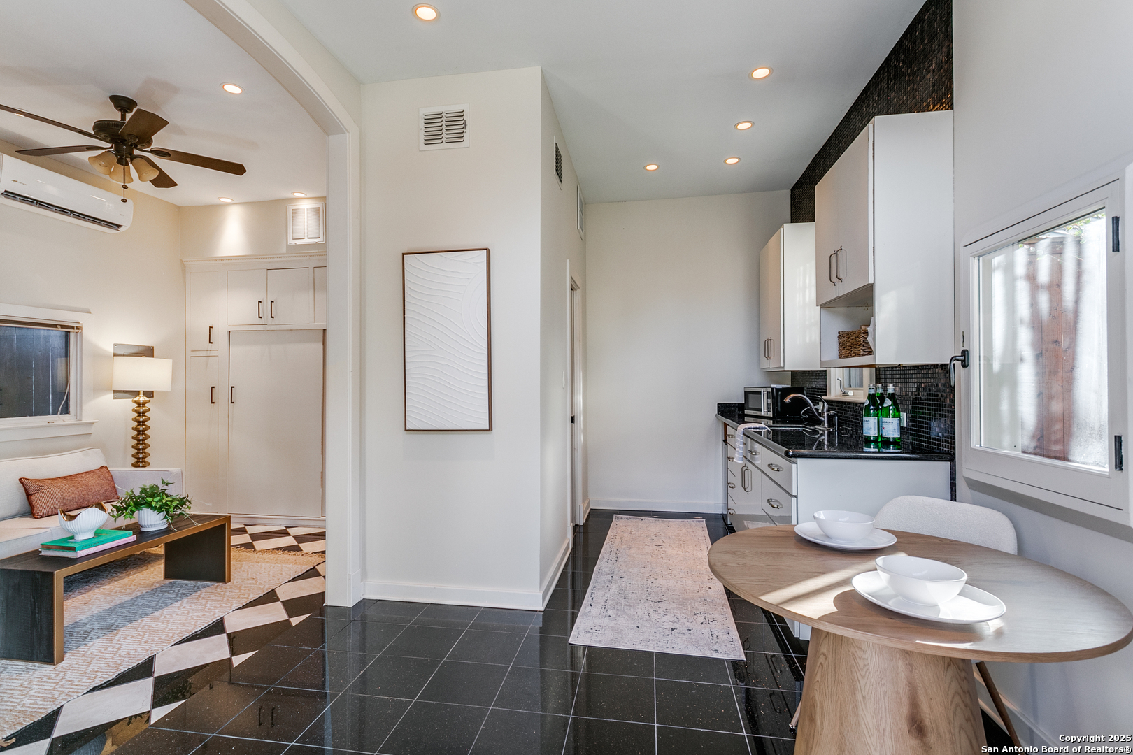 226 W Hollywood