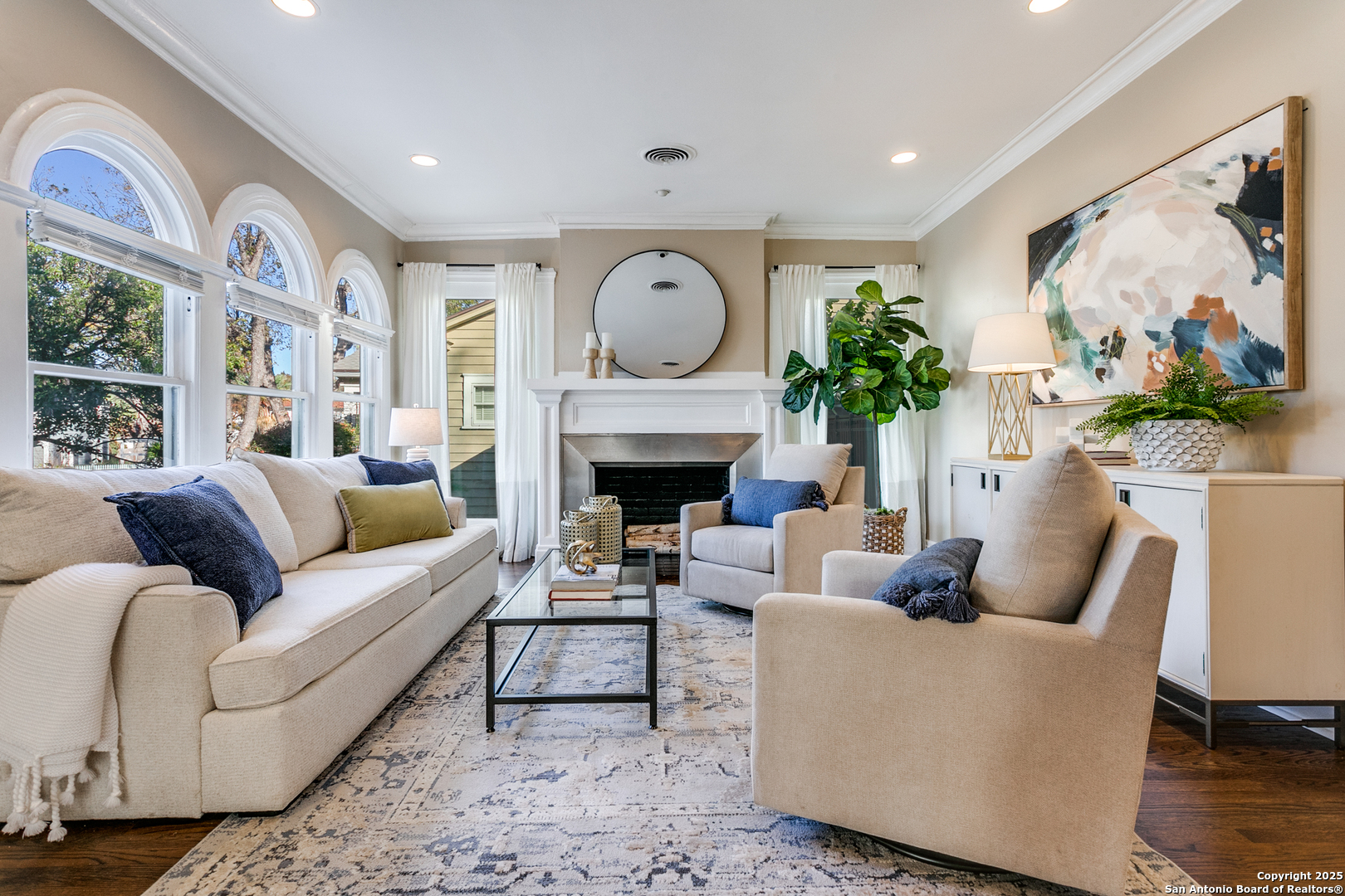 226 W Hollywood