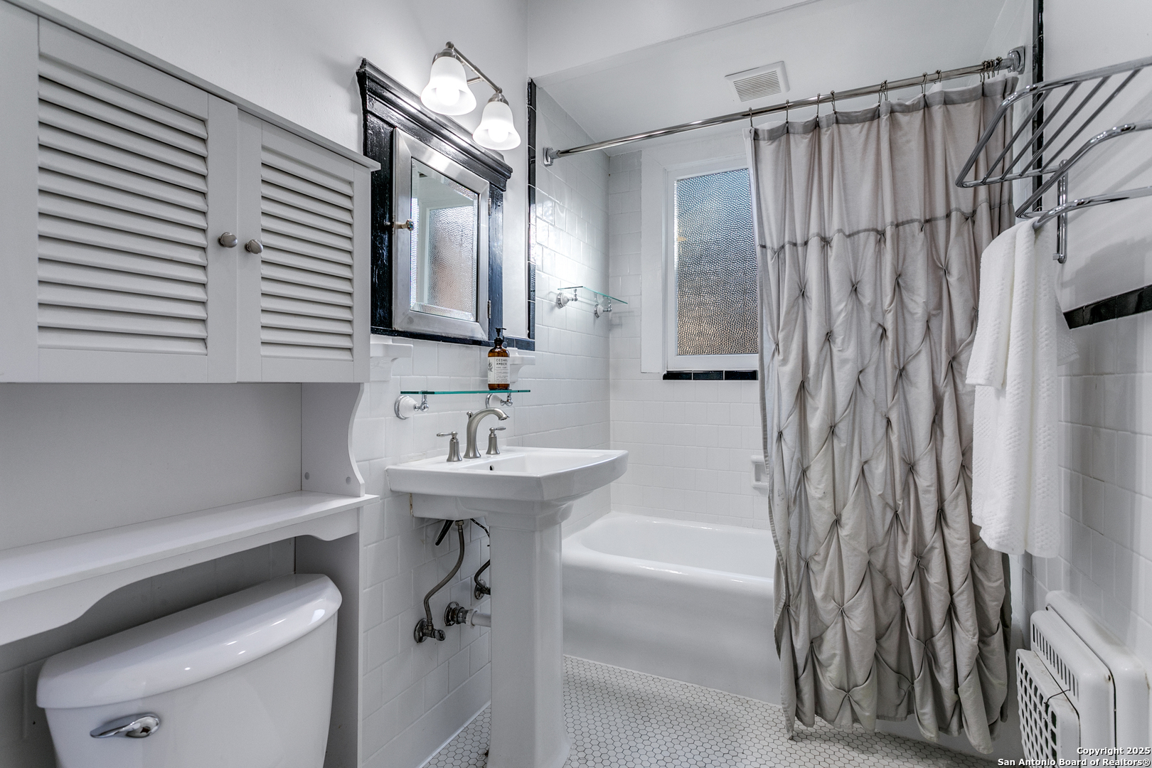 226 W Hollywood