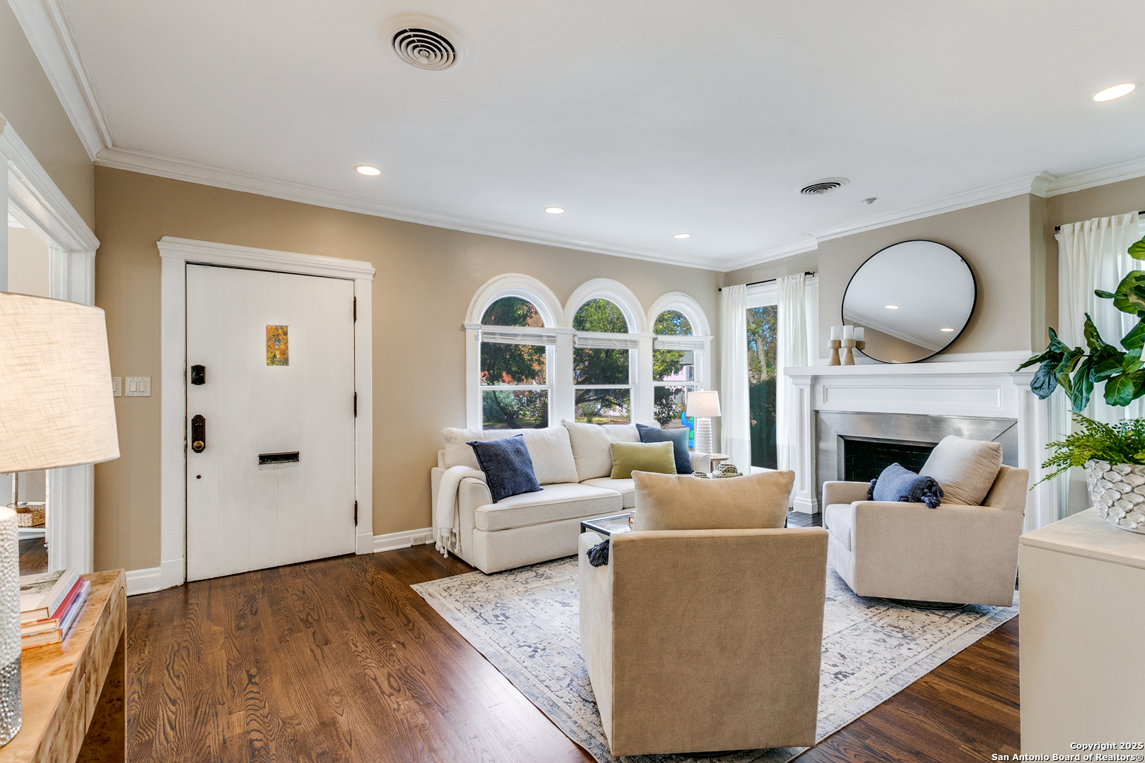 226 W Hollywood