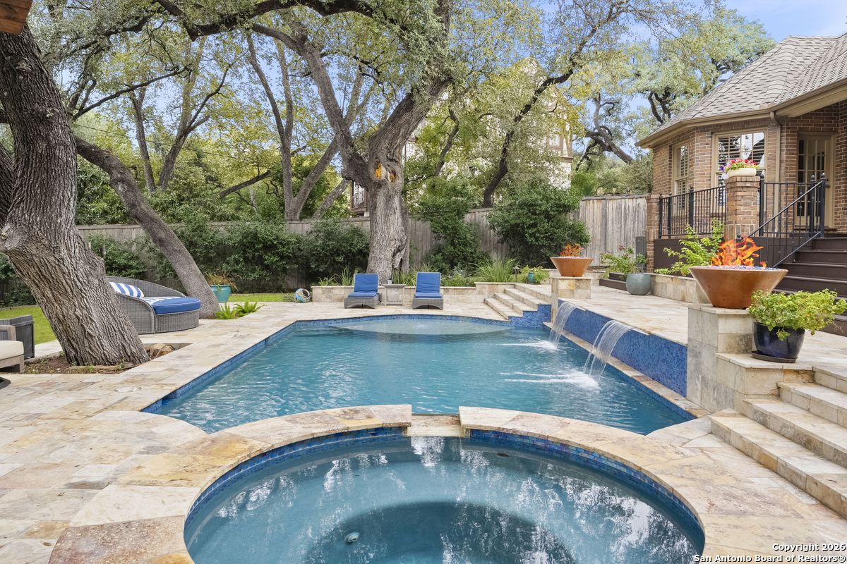 360 PASEO ENCINAL ST