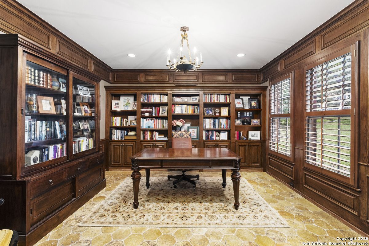 360 PASEO ENCINAL ST