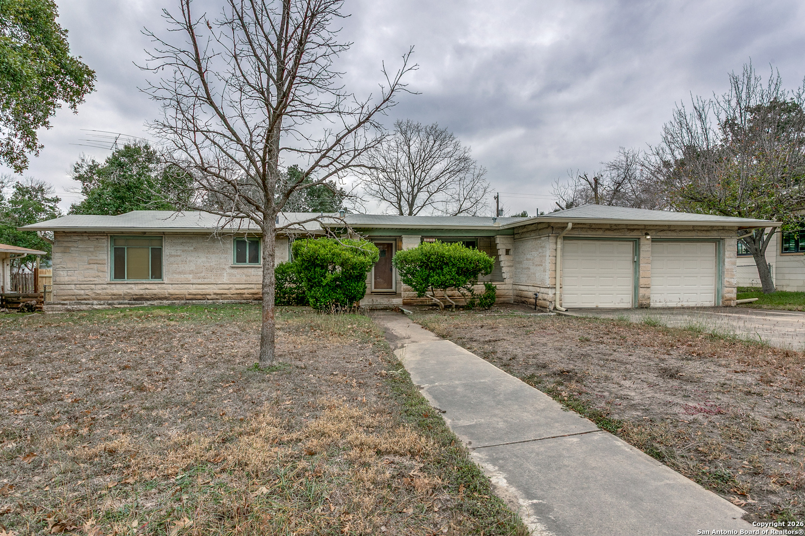 2334 W Gramercy