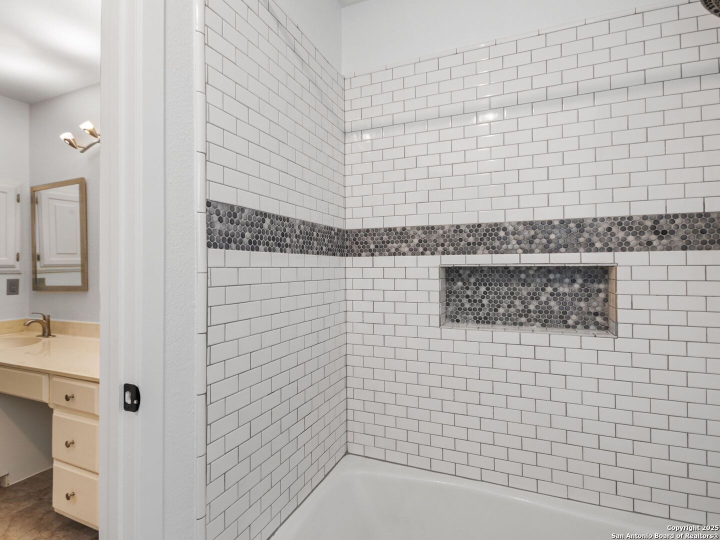 4526 Honey Locust Woods