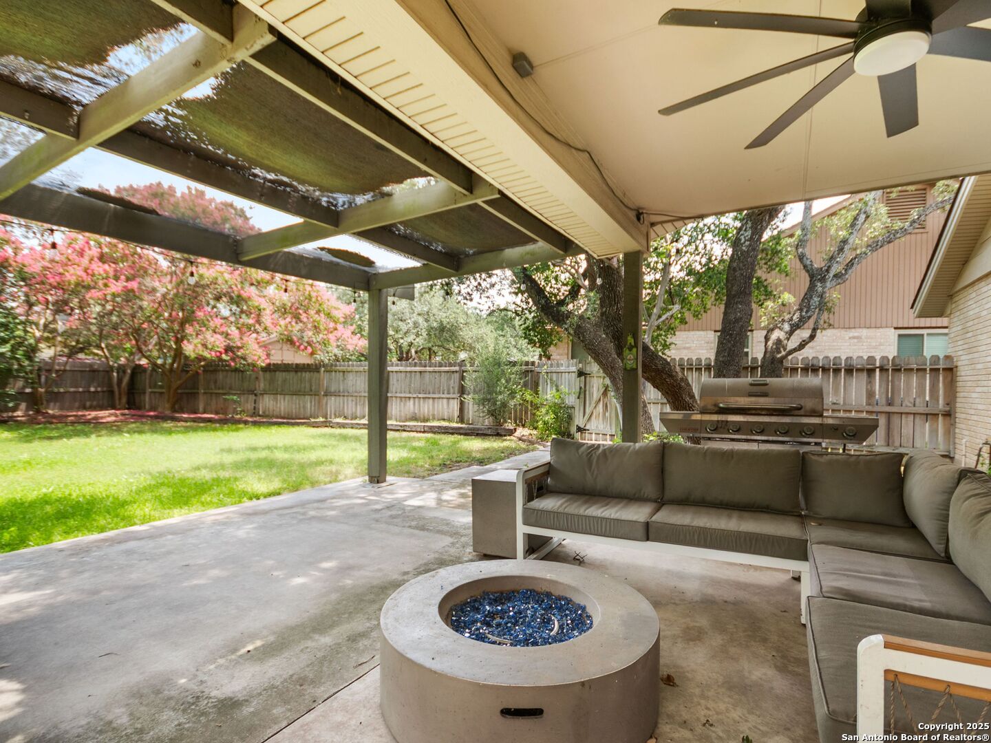 4526 Honey Locust Woods