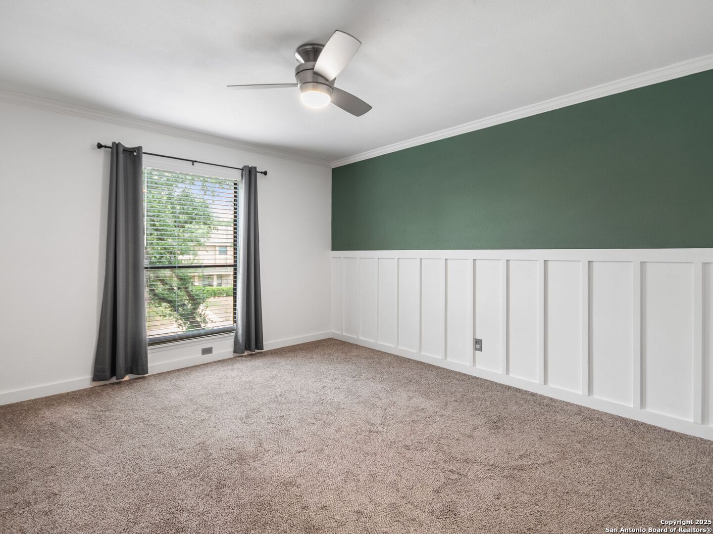 4526 Honey Locust Woods