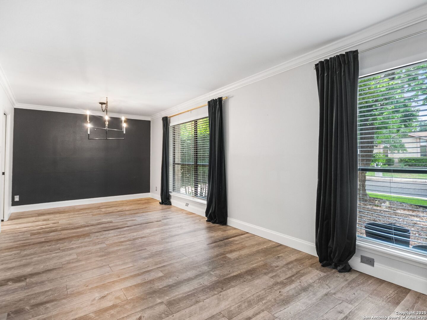 4526 Honey Locust Woods