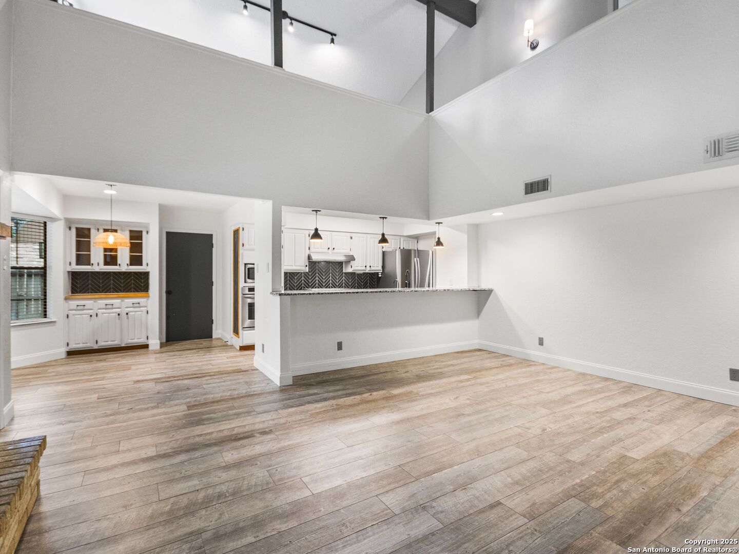 4526 Honey Locust Woods