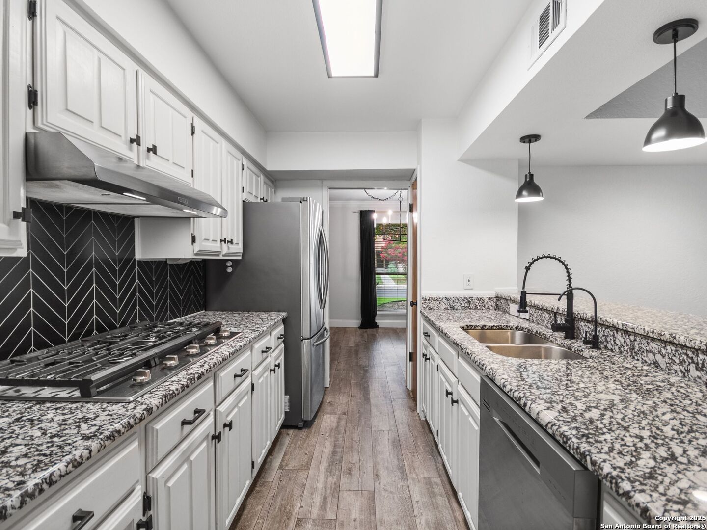 4526 Honey Locust Woods