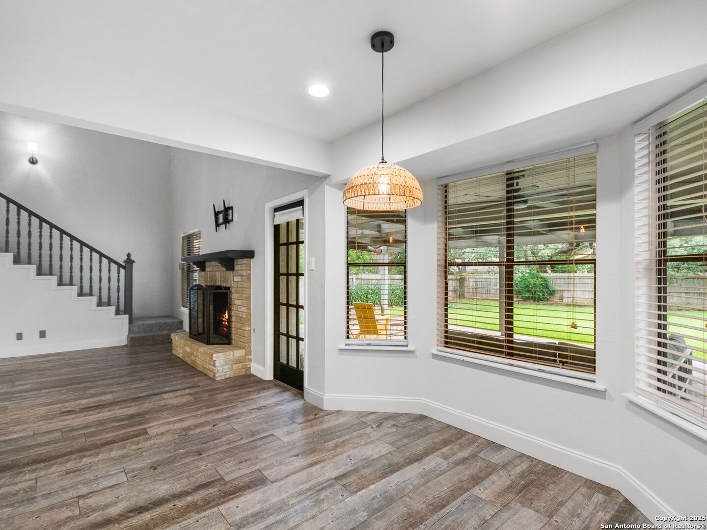 4526 Honey Locust Woods