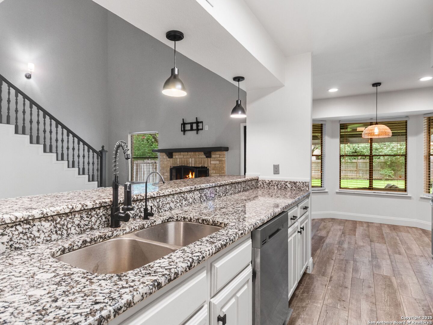 4526 Honey Locust Woods