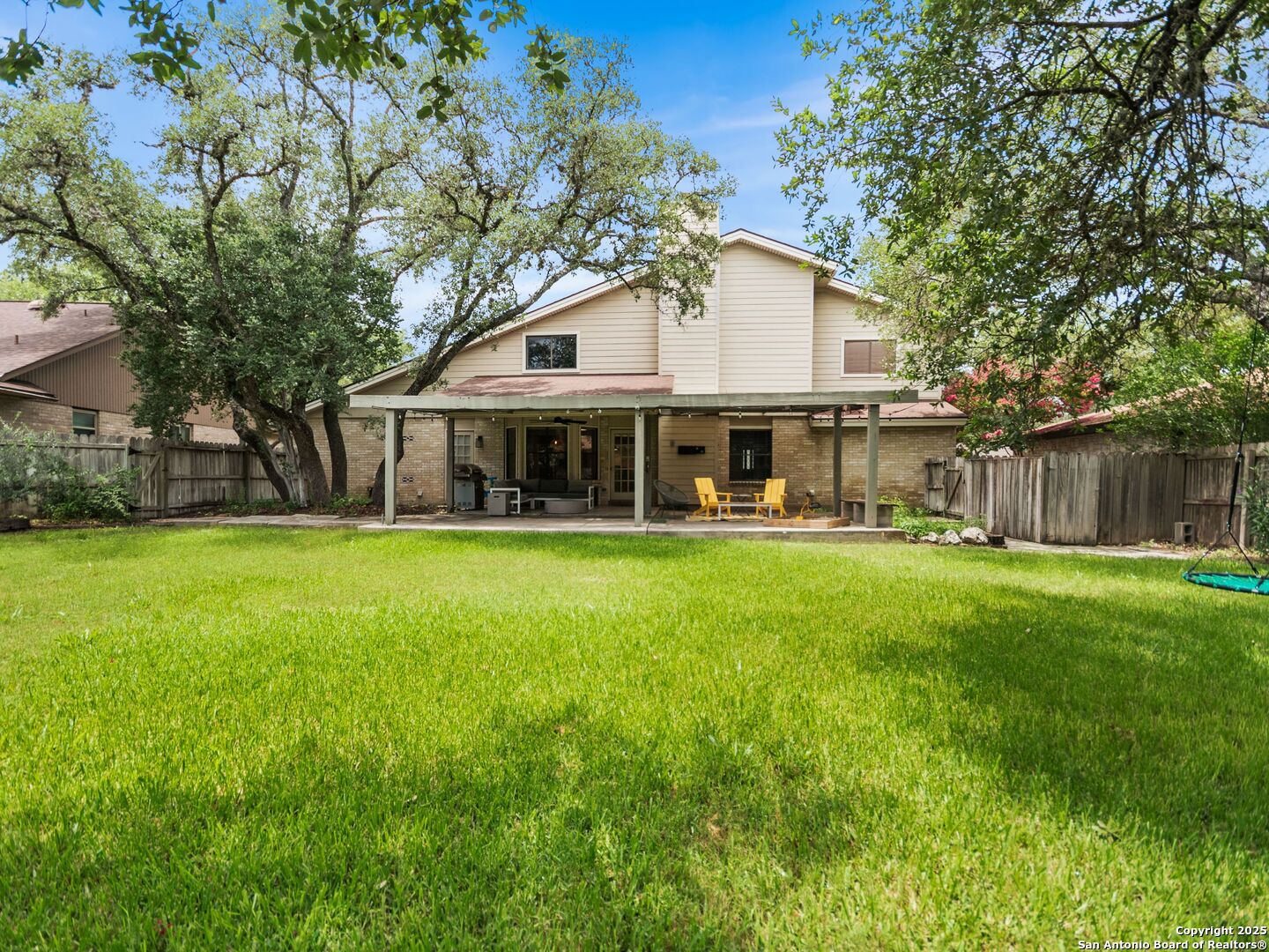 4526 Honey Locust Woods