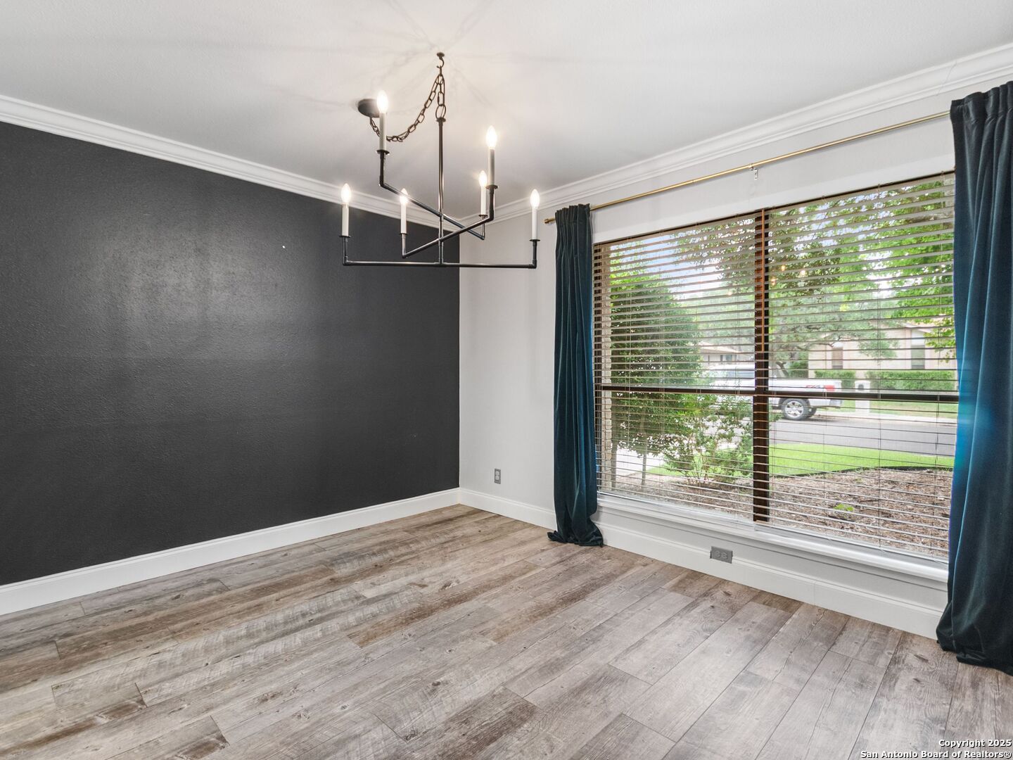 4526 Honey Locust Woods