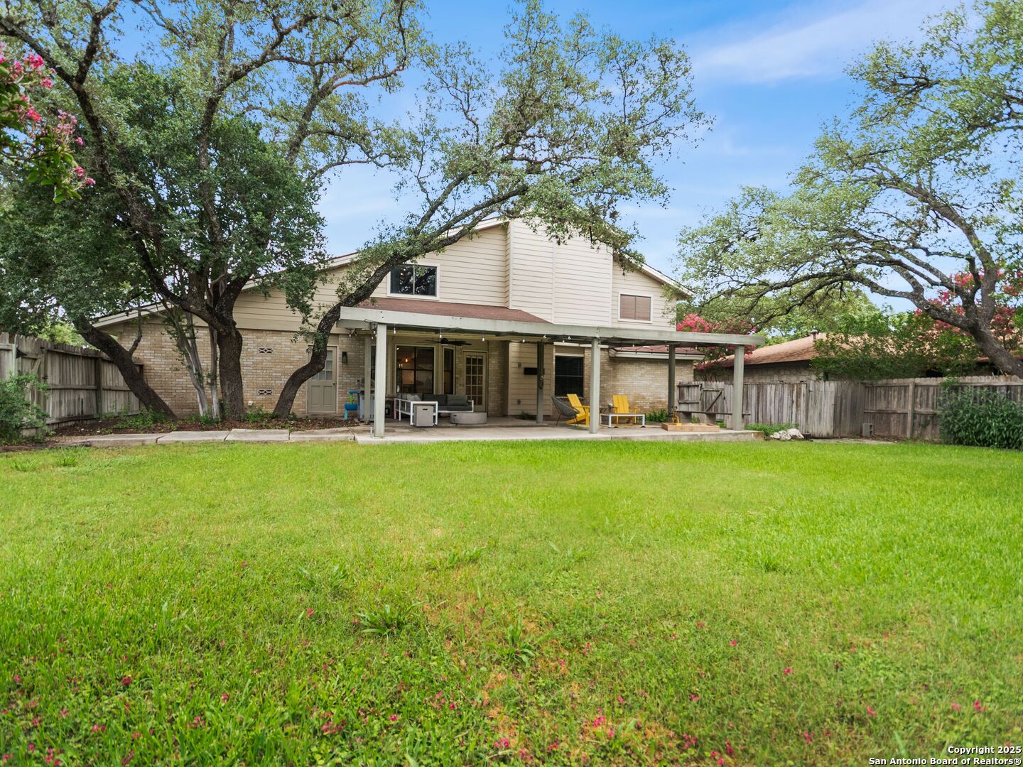 4526 Honey Locust Woods