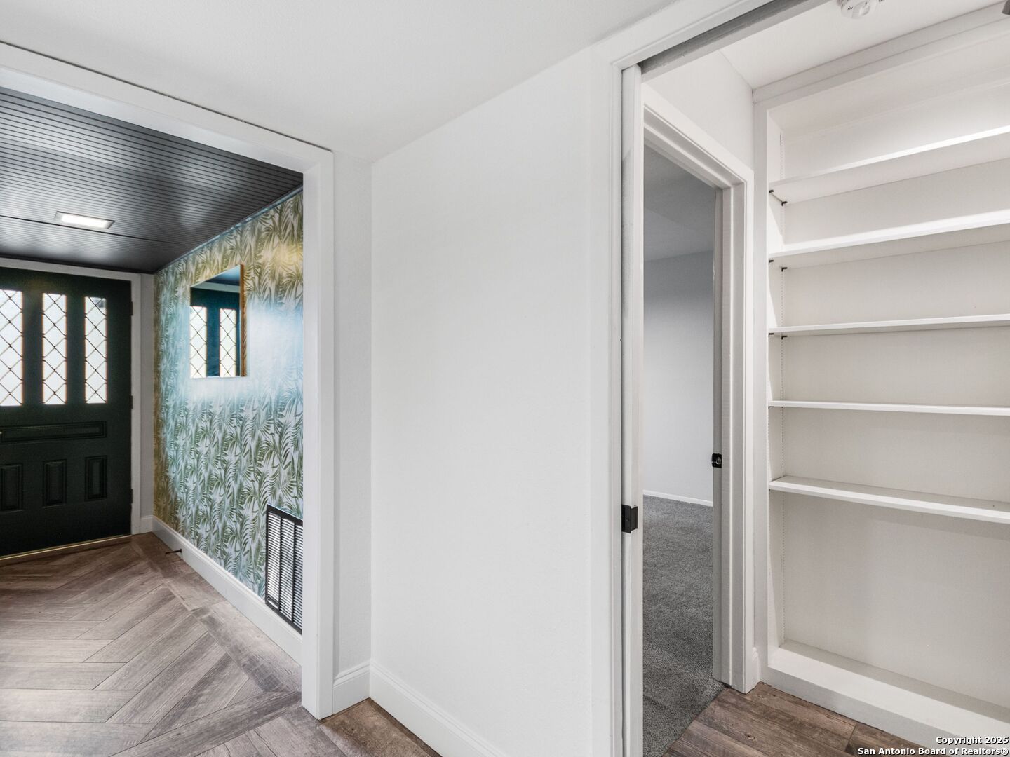 4526 Honey Locust Woods