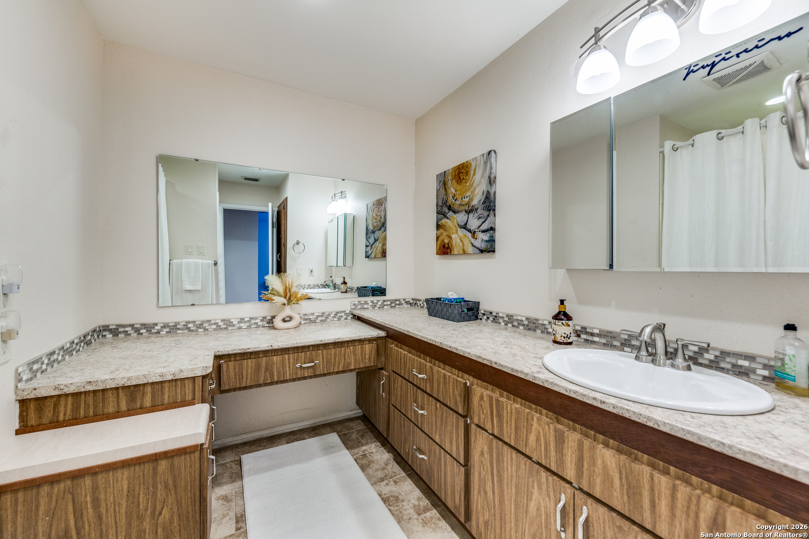 7711 Callaghan APT 905